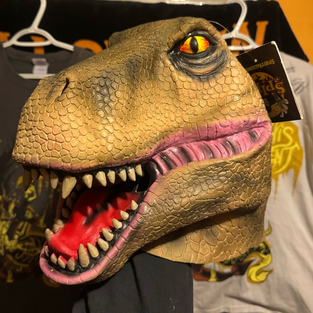 Spirit Halloween Velociraptor Jurassic Park World Mask Dino Dinosaur Costume